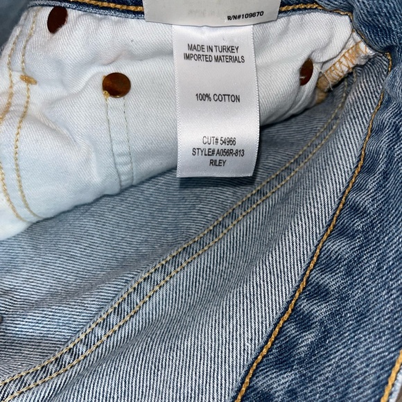 AGOLDE Riley High-Rise Straight Crop in Endeavor 26 - Picture 13 of 15